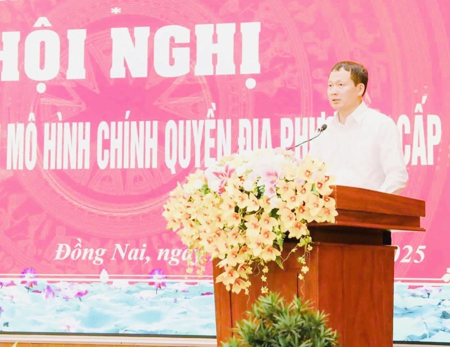 Bí thư Tỉnh ủy Vũ Hồng Văn phát biểu khai mạc hội nghị. Ảnh: BĐN