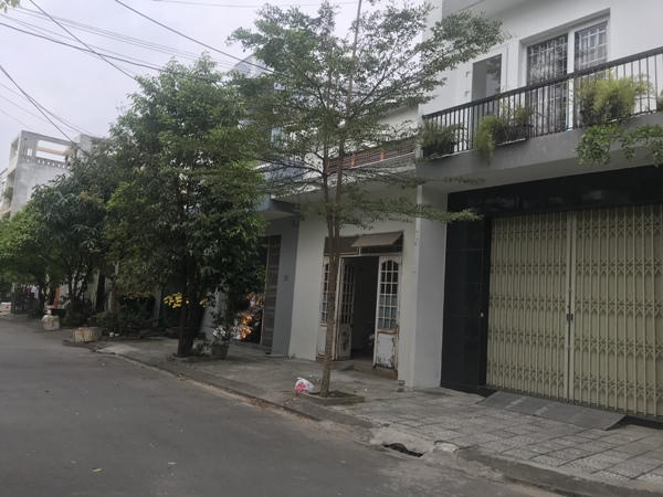 Nhiều hộ dân nợ tiền đất TĐC hoang mang vì giá đất tăng cao. Ảnh: NP.