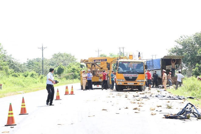 Hiện trường vụ tai nạn liên hoàn - ảnh: Đức Trí