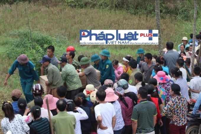 Chùm ảnh: Đau thương tiễn đưa nạn nhân vụ thảm kịch Yên Bái