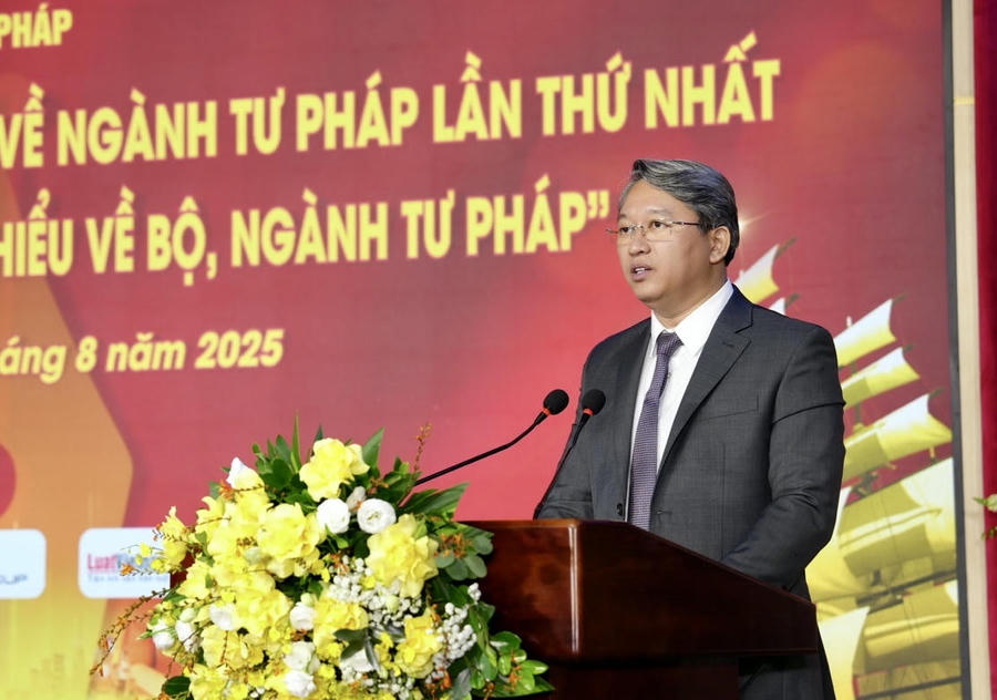 Ông Nguyễn Hải Ninh – Ủy viên Ban Chấp hành Trung ương Đảng, Bí thư Đảng ủy, Bộ trưởng Bộ Tư pháp - phát biểu tại sự kiện.
