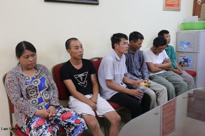 Nhóm người bị công an Hoàng Mai bắt giữ.