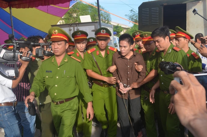Những h&igrave;nh ảnh cảm động tại phi&ecirc;n xử vụ thảm &aacute;n ở B&igrave;nh Phước