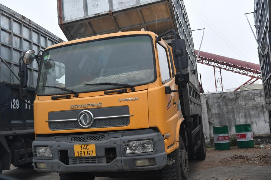 Xe tải 14C-181.67 hết hạn đăng kiểm từ tháng 11/2023.