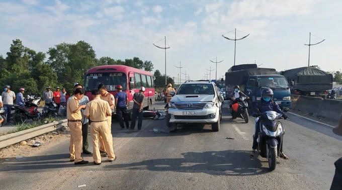 Lực lượng chức năng có mặt xử lý vụ việc