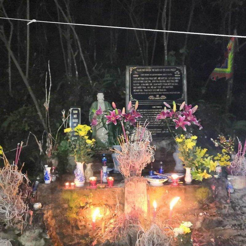Cổng trời Trà Lĩnh trong đêm.