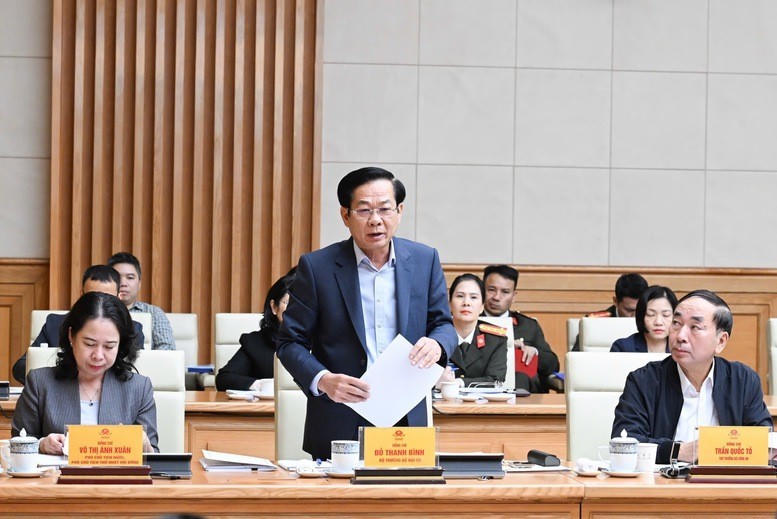 Bộ trưởng Bộ Nội vụ Đỗ Thanh Bình phát biểu tại phiên họp.