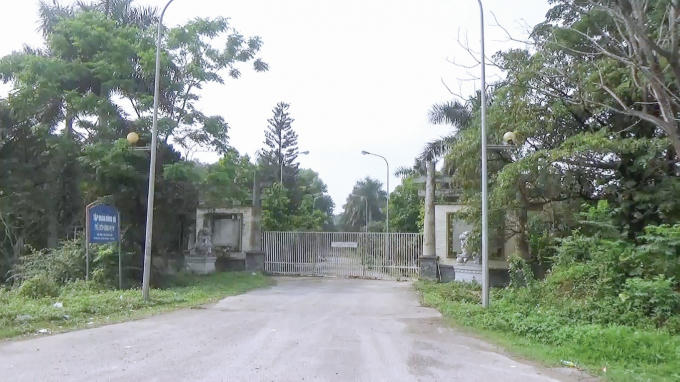 Dự án luôn trong tình trạng “kín cổng cao tường” xung quanh dự án được xây dựng tường bao kiên cố.