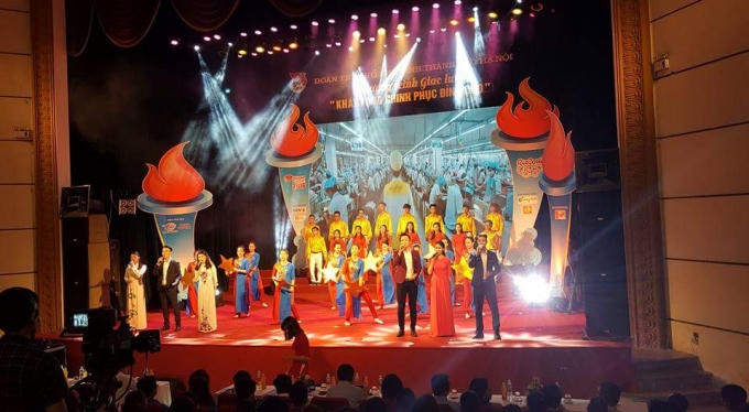 Chương trình “Khát vọng chinh phục đỉnh cao” thu hút sự quan tâm của nhiêu bạn trẻ Hà Nội.