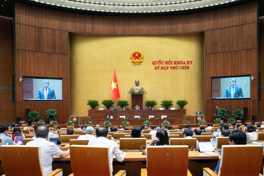 Quang cảnh phiên họp thông qua Nghị quyết. (Ảnh: Cổng TTĐTQH)