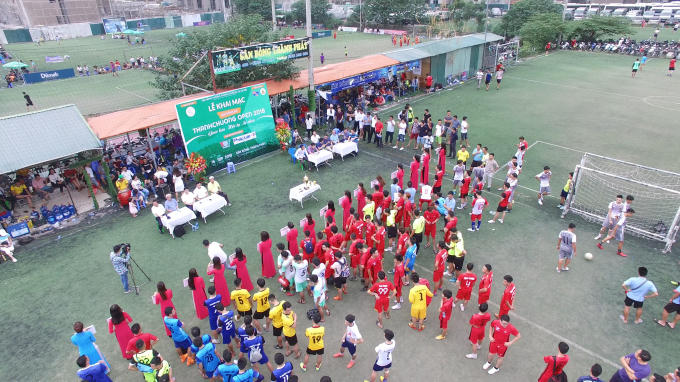 Khai mạc giải b&oacute;ng đ&aacute; phong tr&agrave;o