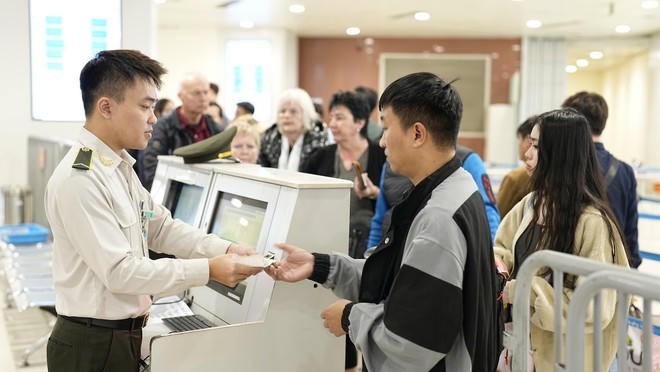 Cục Hàng không Việt Nam yêu cầu tăng tần suất chuyến bay phục vụ các hoạt động Kỷ niệm 50 năm Ngày giải phóng miền Nam, thống nhất Đất nước. ARnh: Internet