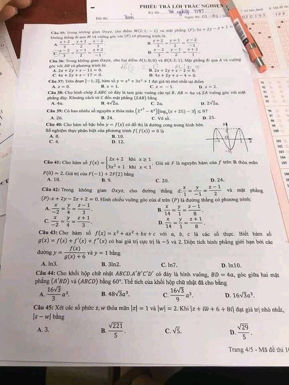 Bản chụp đề thi được cho là thí sinh truyền ra ngoài để