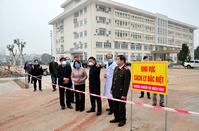 Bí thư Tỉnh ủy Nguyễn Xuân Ký chỉ đạo thành lập Bệnh viện cách ly đặc biệt với qui mô 500 giường bệnh (ảnh báo Quảng Ninh)