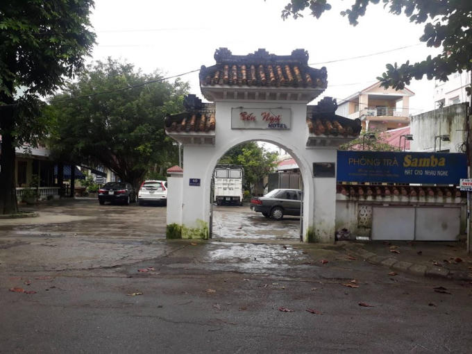 Khu đất số 40 đường Trần Thúc Nhẫn, nơi được Công ty Cổ phần Thương mại và Đầu tư xây dựng số 32 Hà Nội thuê với mục đích sử dụng làm văn phòng và khách sạn Bến Ngự.