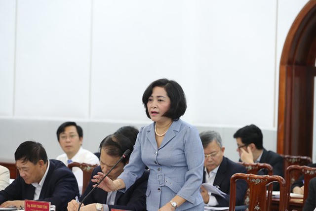 Phó Trưởng ban Công tác đại biểu Nguyễn Thị Thanh phát biểu tại hội nghị.