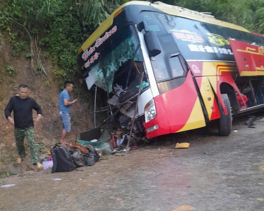 Hiện trường vụ tai nạn giao thông tại Điện Biên.