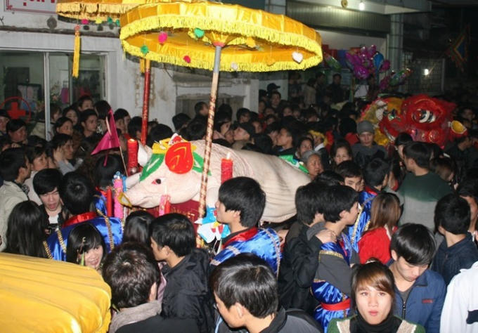 Lễ hội rước &ocirc;ng lợn ở La Ph&ugrave;. Ảnh: Đạt L&ecirc;.