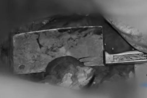 Hung khí bị vứt lại hiện trường.