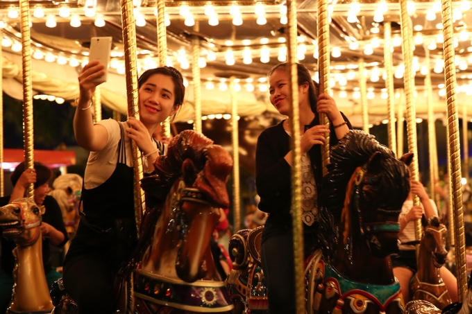 Những phút “check-in” rộn ràng tại Asia Park