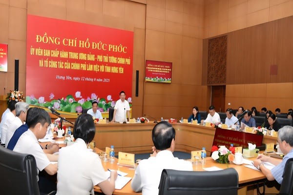 Quang cảnh buổi làm việc.