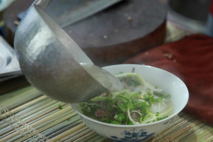 Món phở Thìn được nhiều phóng viên lựa chọn thưởng thức.