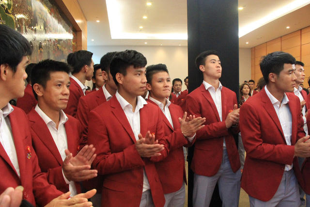 H&igrave;nh ảnh c&aacute;c tuyển thủ Olympic Việt Nam về đến H&agrave; Nội