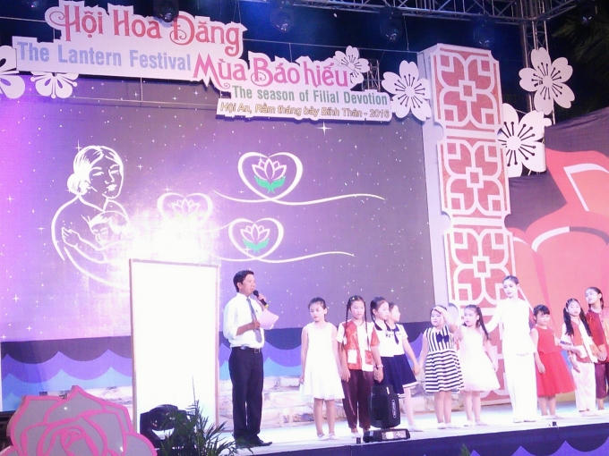 Đêm Hội hoa Đăng - Mùa báo Hiếu 2016. 