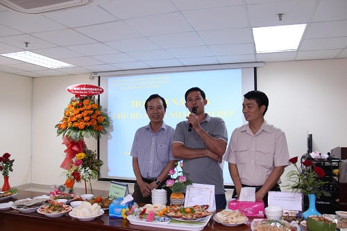 Phần thi nấu ăn đã "lộ" nhiều cán bộ đảm đang, khéo léo.