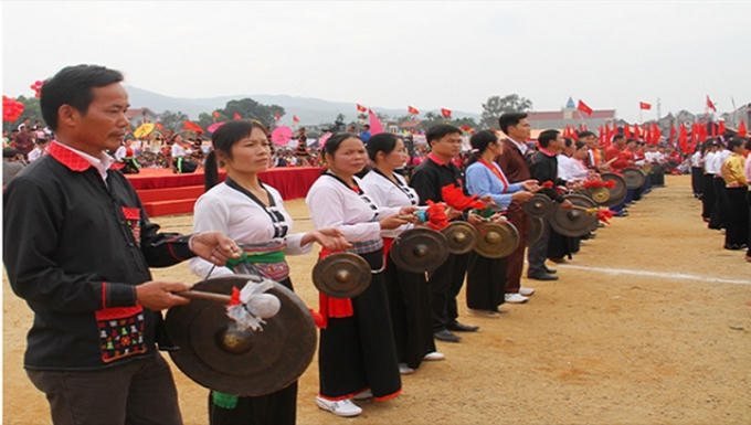 Diễn tấu Cồng chiêng của đồng bào dân tộc MườngThanh Sơn. Nguồn ảnh: Sở Văn hóa Thể thao &amp;amp; Du lịch Phú Thọ.