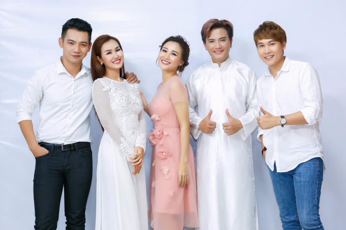 Danh ca Giao Linh hát tặng cố nhạc sĩ Nguyễn Văn Đông trên sân khấu Hãy Nghe Tôi Hát