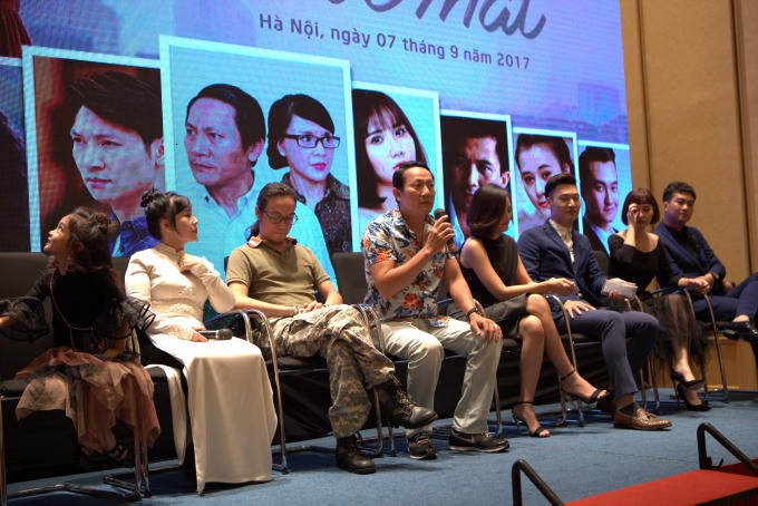 NSND Lan Hương, diễn viên Mạnh Trường khác lạ trong hình ảnh mới của phim