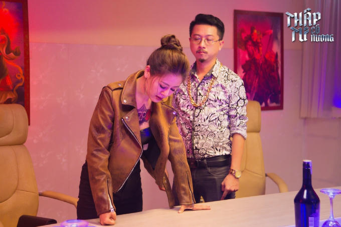 Nam Thư l&agrave;m g&aacute;i giang hồ, diễn cảnh n&oacute;ng trong phim