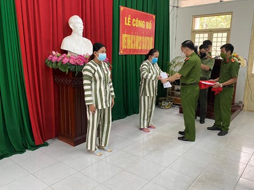 Các phạm nhân nhận Quyết định đặc xá nhân Kỷ niệm 76 năm Quốc khánh nước CHXHCN Việt Nam (02/9/1945 – 02/9/2021)