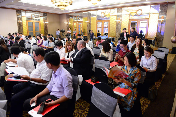 Đông đảo khách hàng tham dự hội thảo.