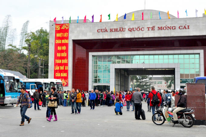 Những "tour 0 đồng" đã khiến cho lượng khách du lịch, đặc biệt là khách Trung Quốc tăng đột biến tại Quảng Ninh trong thời gian vừa qua.