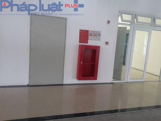 Tòa nhà chưa đảm bảo an toàn PCCC, 1 hộp chữa cháy trống trơn!