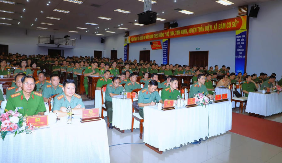 Toàn cảnh Hội nghị.