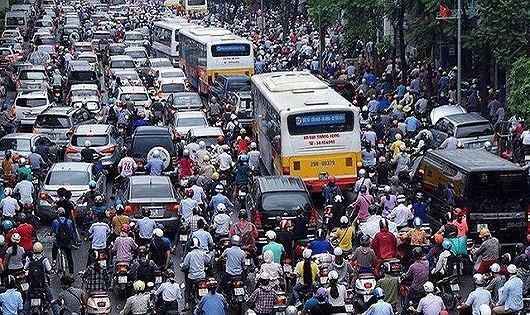 Hà Nội có nên nên cấm xe máy không nếu phương tiện công cộng chưa phát triển?