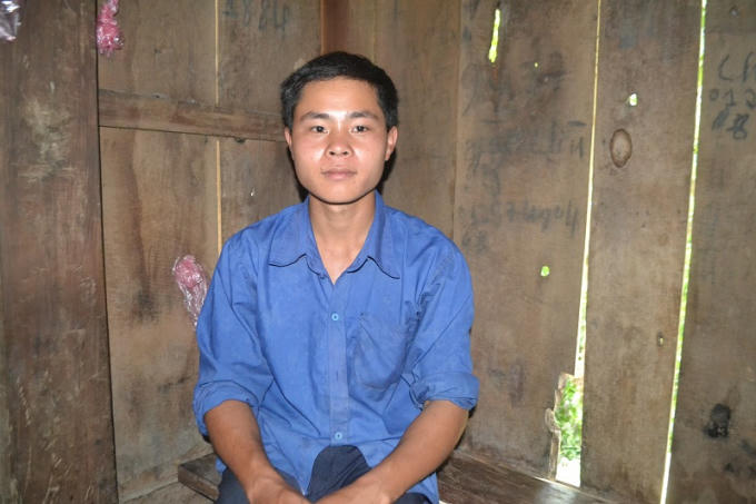 Anh Vủi kể về ngày nhà mình mất tranh. (ảnh: Phàn Giào Họ)