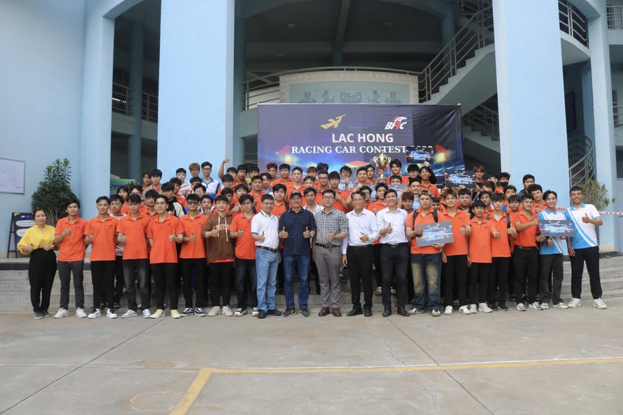 Các đội chụp hình lưu niệm