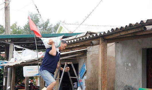 Chằng chống nhà cửa.