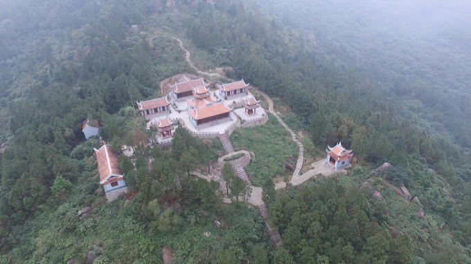 Xu&acirc;n đang về tr&ecirc;n đỉnh Hương T&iacute;ch