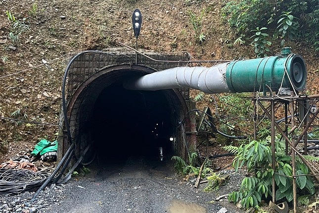 Cửa hầm đập thủy điện xảy ra tai nạn thương tâm. (Ảnh: Công an Lai Châu)