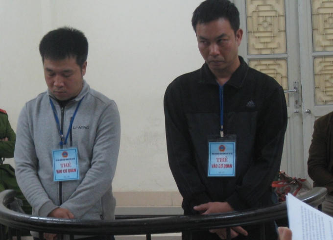 Minh và Hạnh trước vành móng ngựa