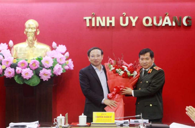 Thiếu tướng Đinh Văn Nơi tham gia Ban Thường vụ Tỉnh ủy Quảng Ninh nhiệm kỳ 2020 - 2025