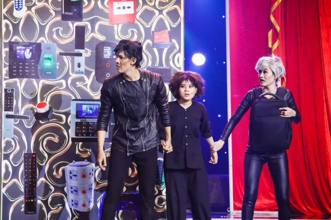 Việt Hương cười không ngừng với Next top model làng hài