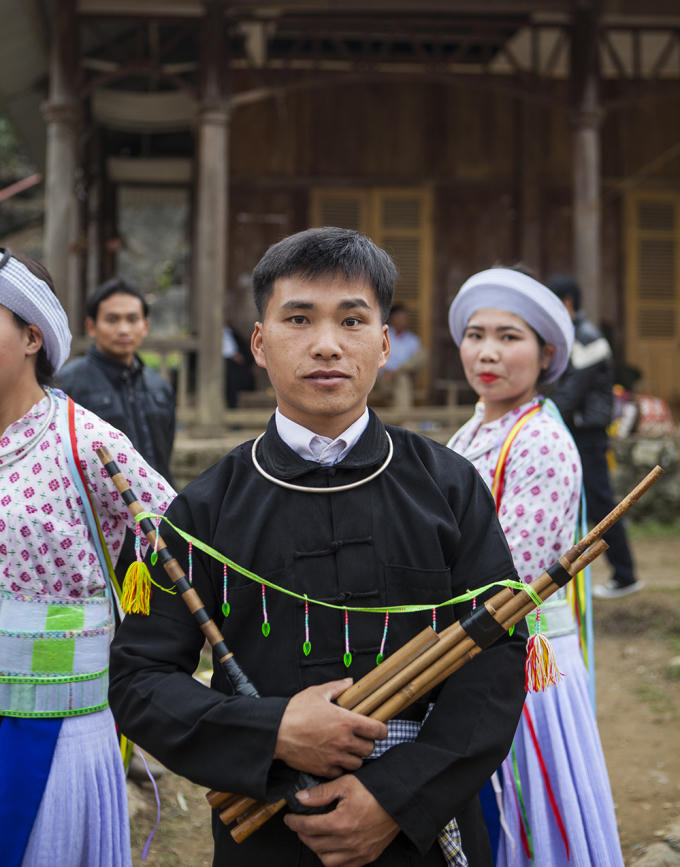 Một thí sinh tham dự biểu diễn Khèn.