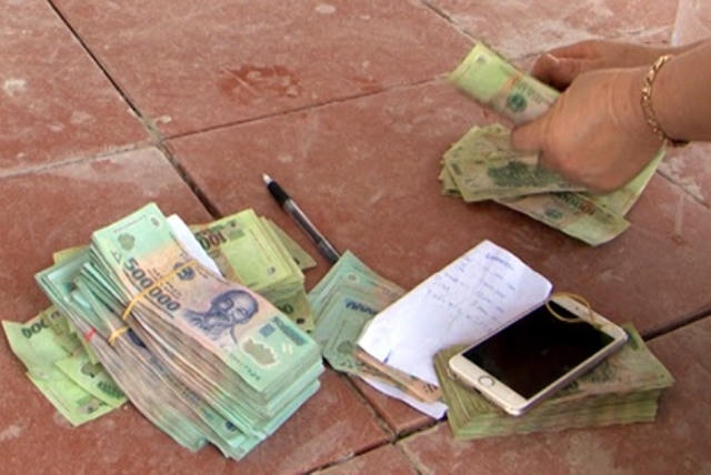 Số tiền tang vật trong vụ án.