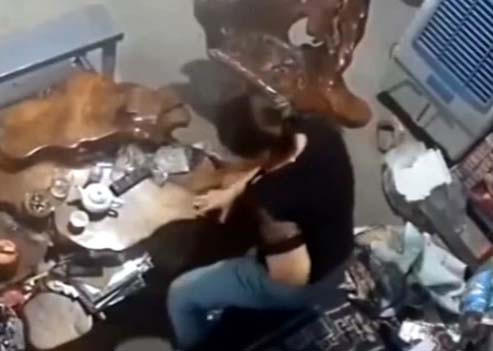 Hiện trường xảy ra vụ việc. (Ảnh cắt từ clip)